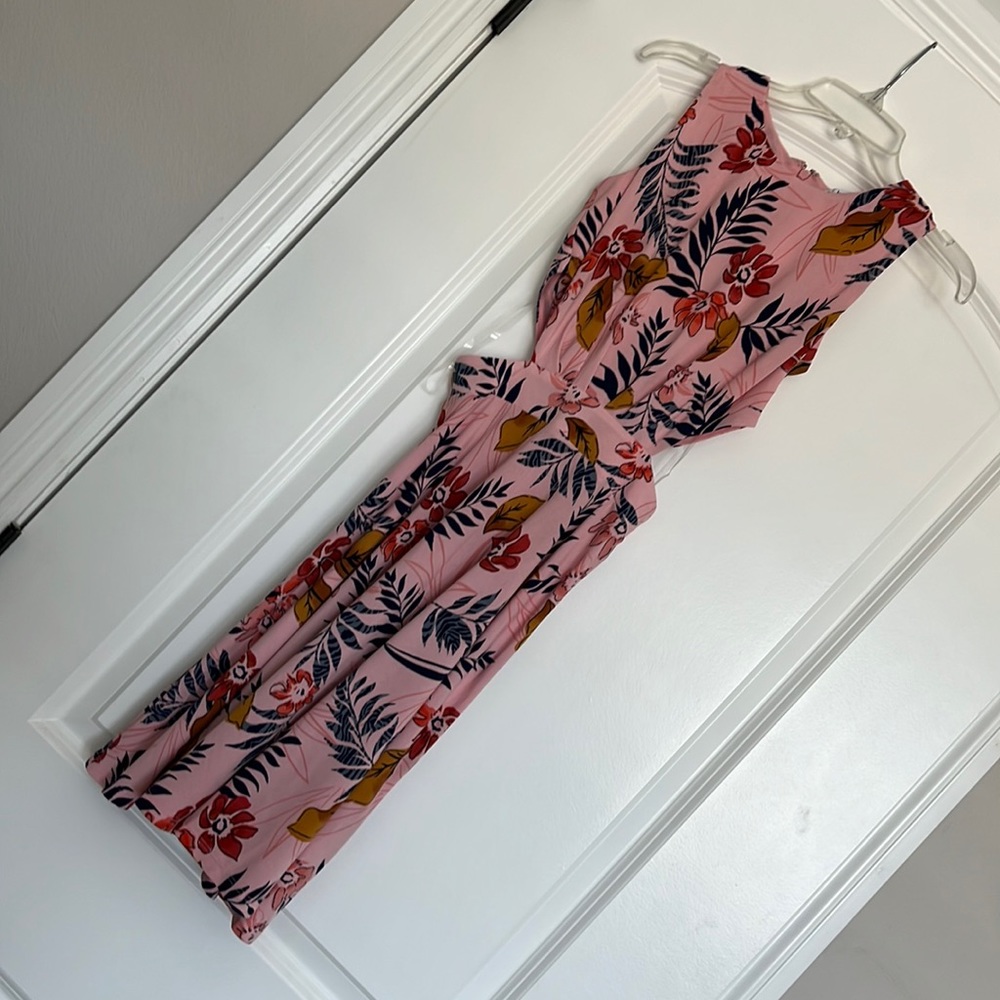 Womens dress size XXS with side midrif cutouts at waist NWT